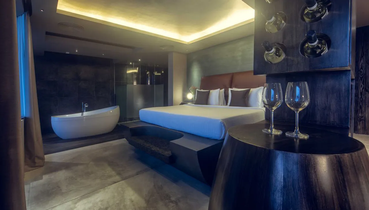 Beachfront Romantic Escape