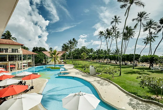 Beachfront Resort & Lagoon Pool