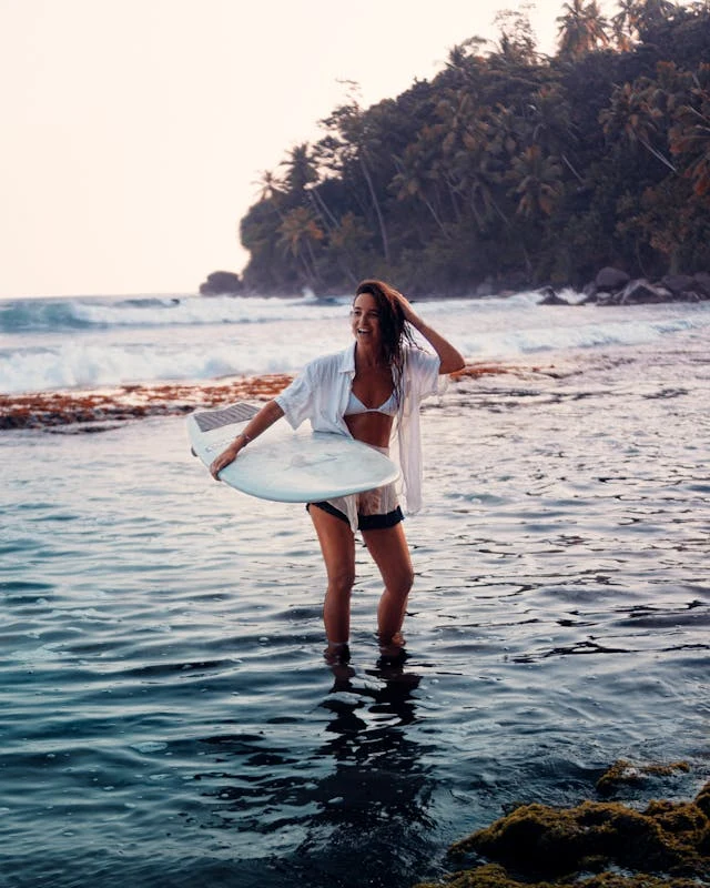 Surfing in Mirissa